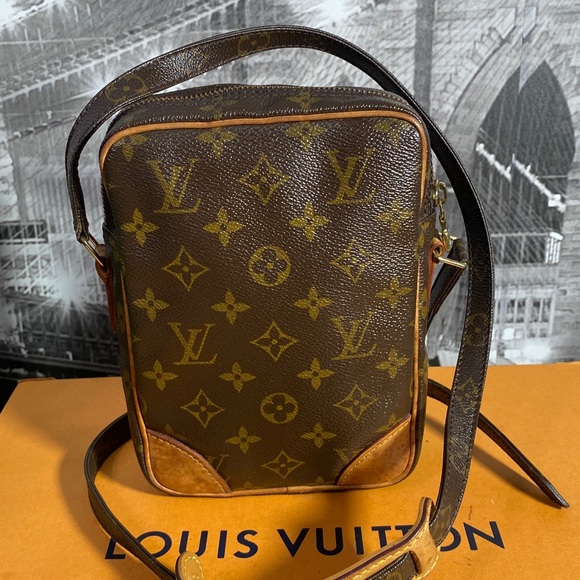 Authentic Louis Vuitton Danube Monogram Crossbody Messenger Bag - Picture 7 of 16